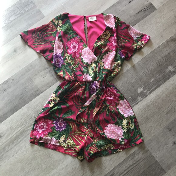 Everly Pants - Everly Tropical Floral Deep V-Neck Keyhole back Lined Romper sz Large